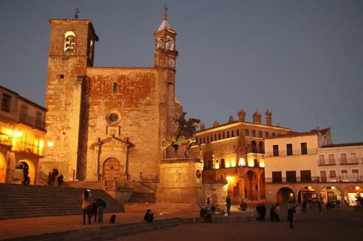 Apartamento Turistico La Victoria Trujillo Luaran gambar